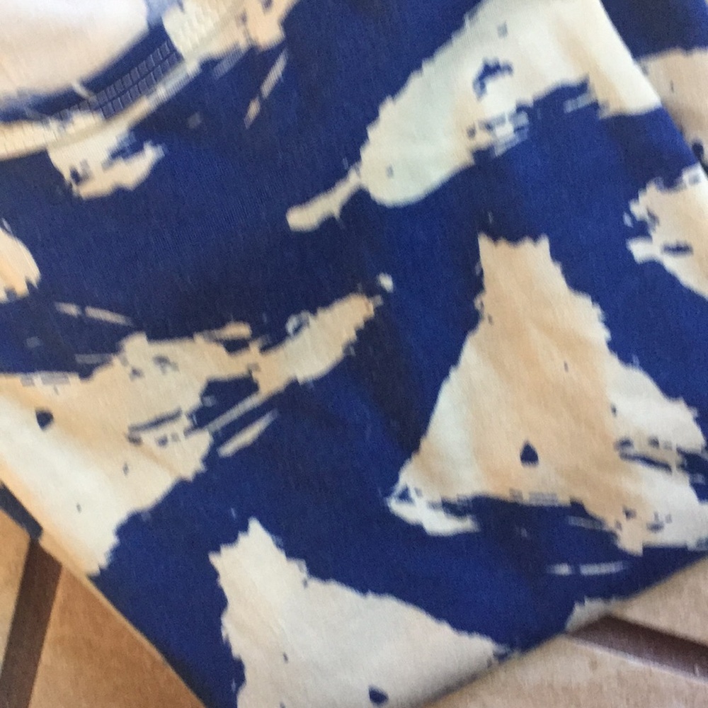 LULAROE Top - Picture 7 of 8
